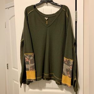 Oversized green Free People sweater - Size M